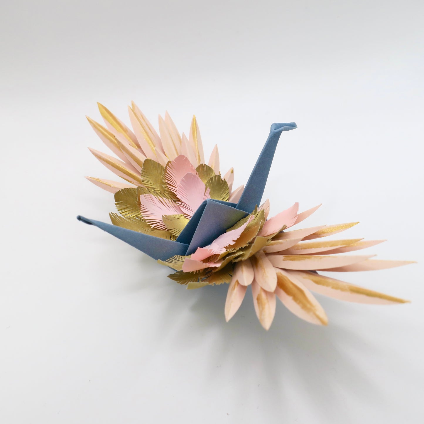 Grue à plumes en origami - Or caché