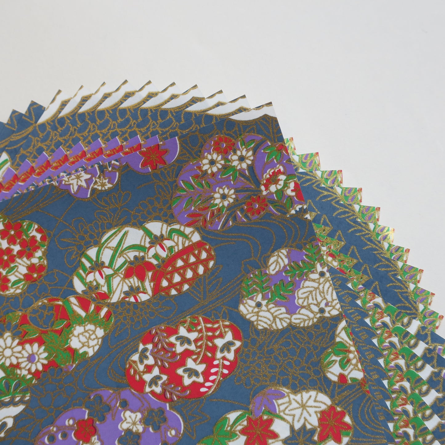 Paquete de 20 hojas de papel Yuzen Washi Origami de 14x14 cm HZ-523 - Nube de flores azul