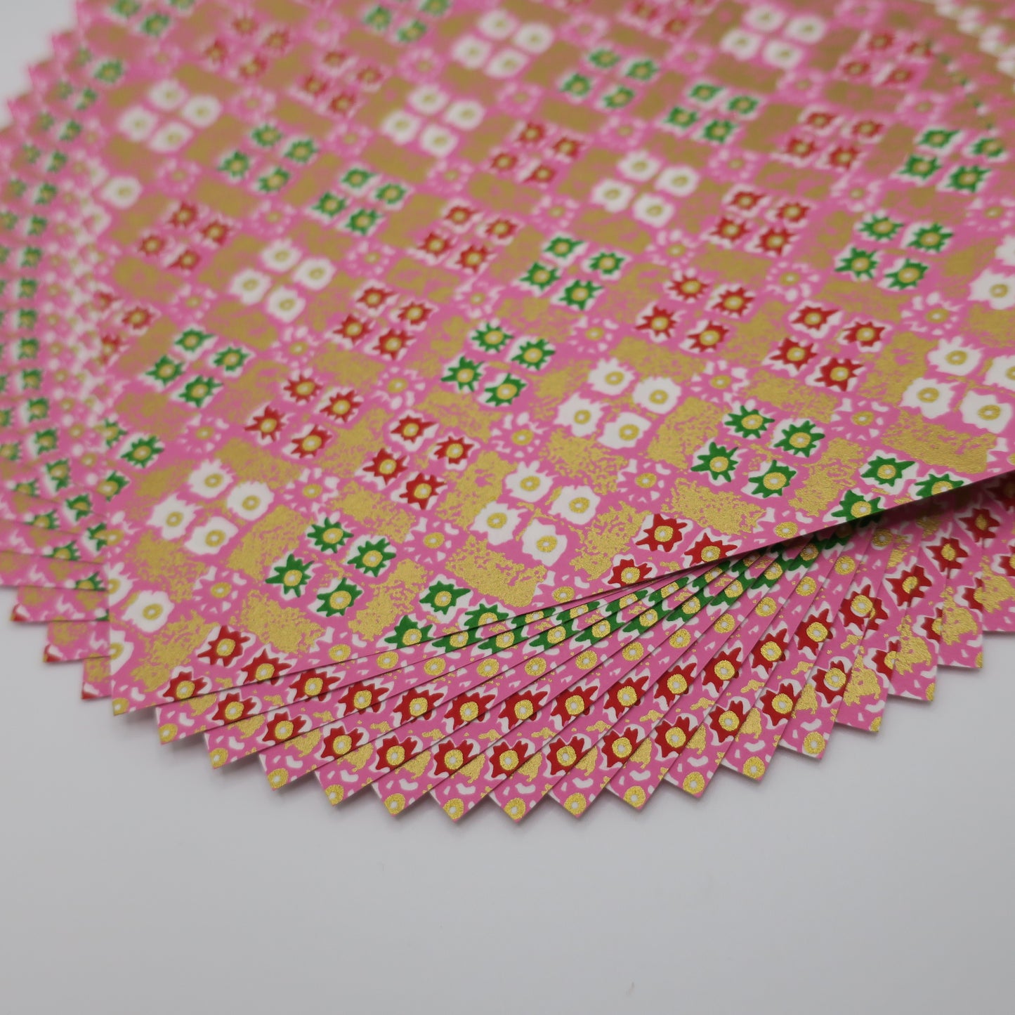 Pack of 20 Sheets 14x14cm Yuzen Washi Origami Paper HZ-274 - Pink Diamonds