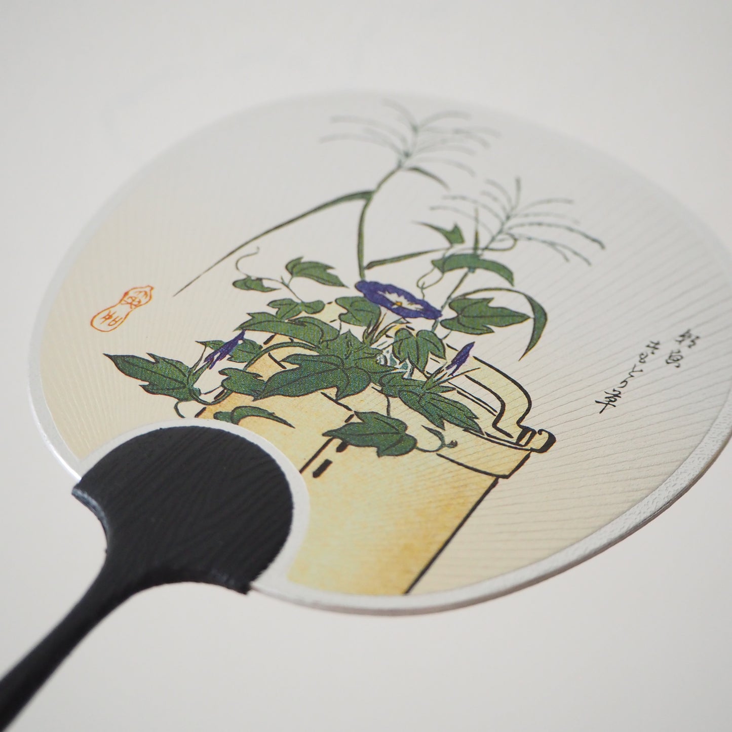 Tarjeta de felicitación pequeña de abanico Uchiwa -Flores en jarrón