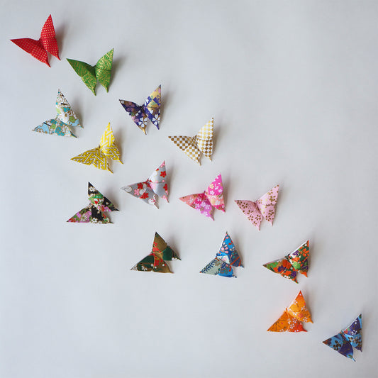 Pack of 25, 50, 100 or 200 Yuzen Washi Origami Paper Butterflies - Small - Origami Decorations - Lavender Home London