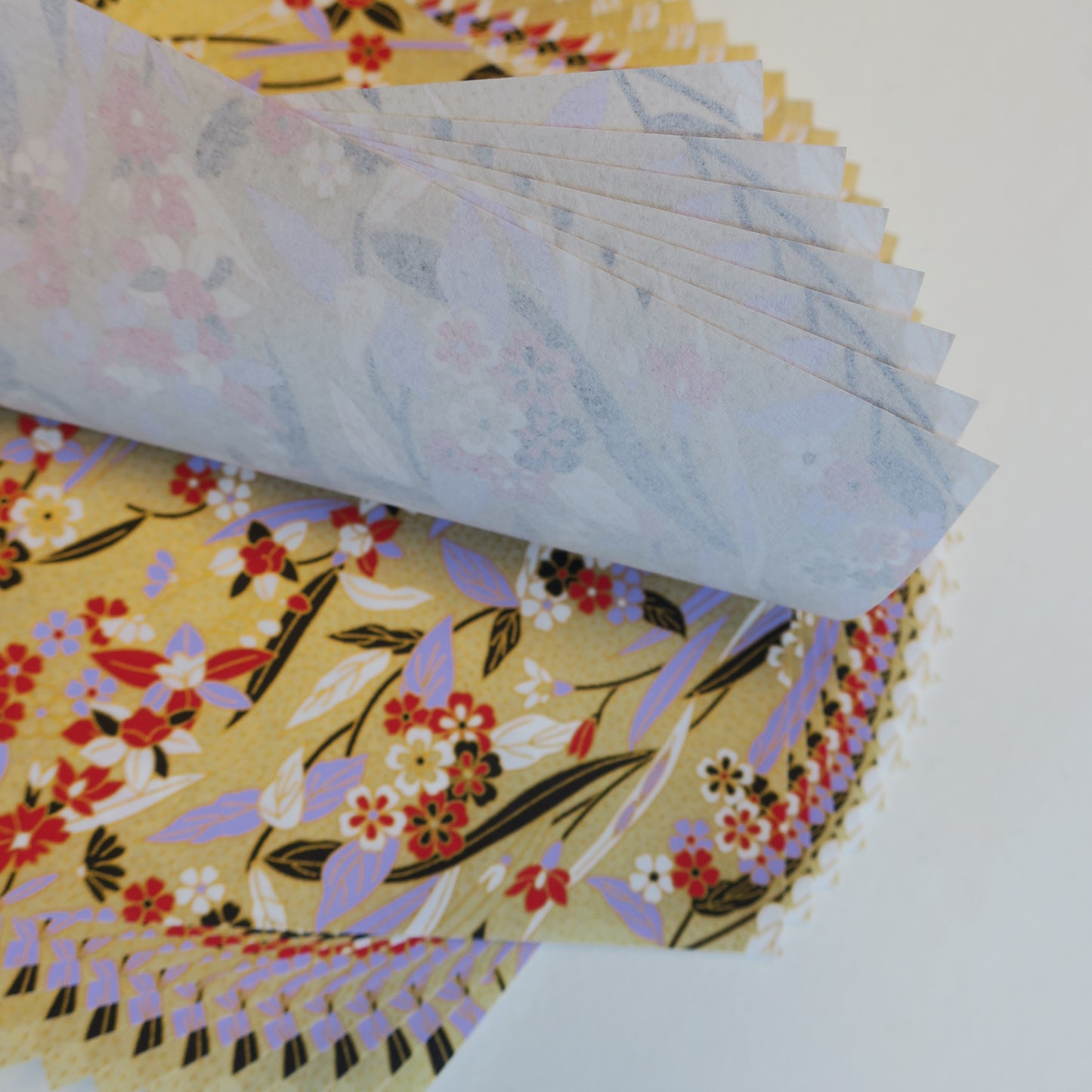 Paquete de 20 hojas de papel para origami Yuzen Washi de 14x14 cm HZ-537 - Rama lila