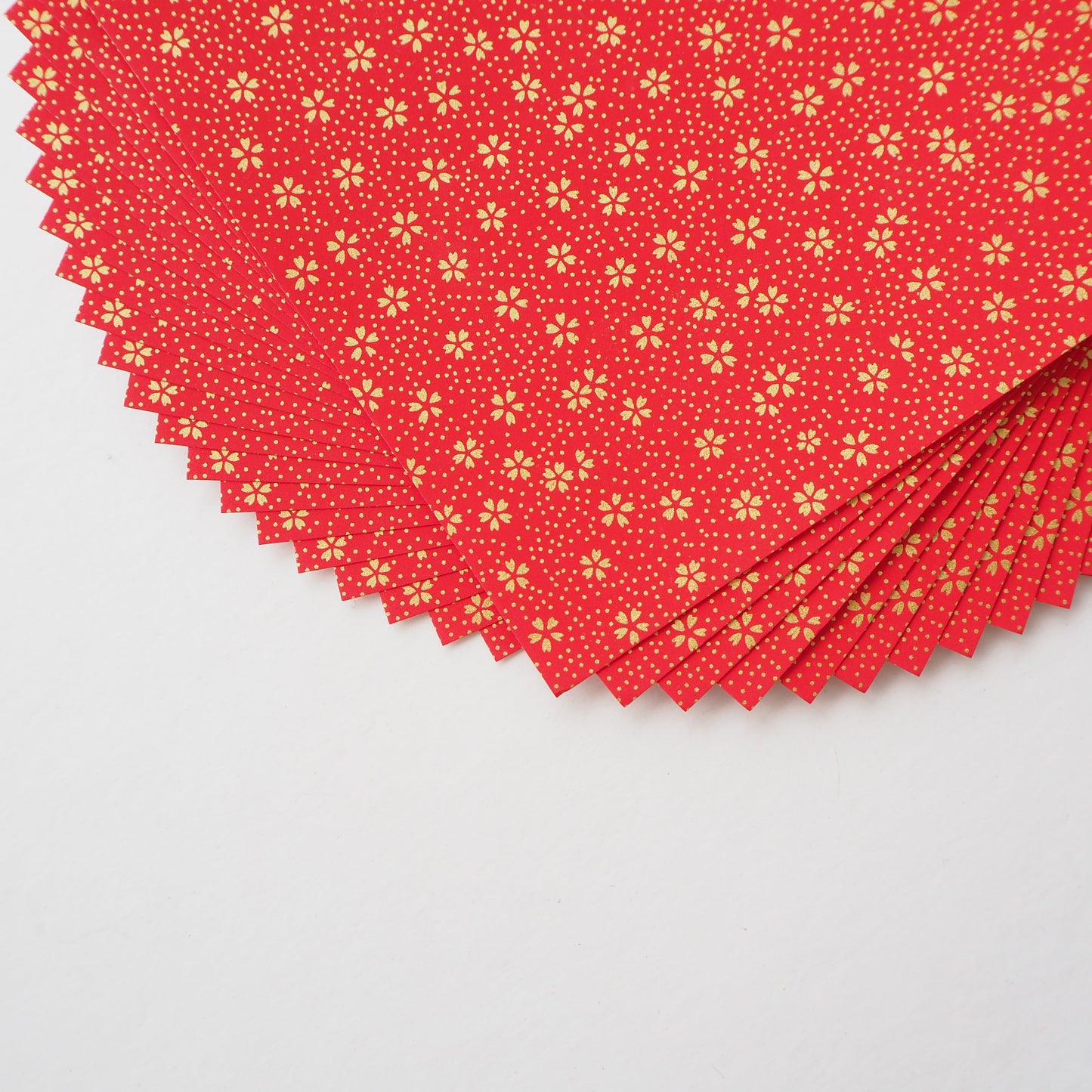Paquete de 20 hojas de papel para origami Yuzen Washi de 14x14 cm HZ-502 - Rojo flor de cerezo dorado pequeño