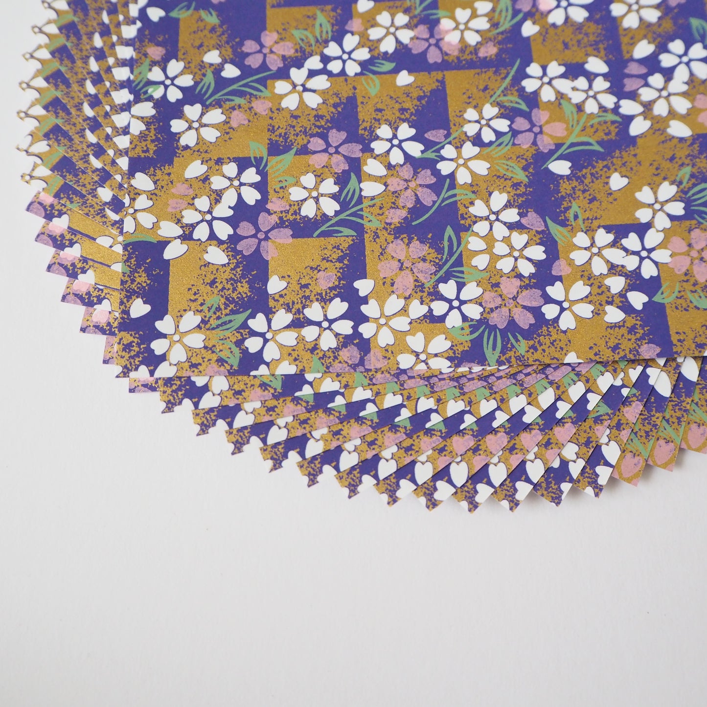 Paquete de 20 hojas de papel Yuzen Washi Origami de 14x14 cm HZ-471 - Sombra morada de flor de cerezo