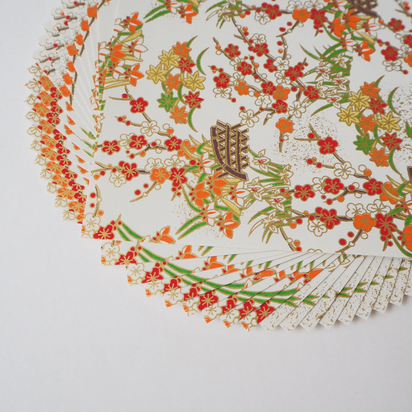 Pack de 20 Feuilles 14x14cm Papier Origami Yuzen Washi HZ-457 - Brunchs Fleur de Prune & Iris