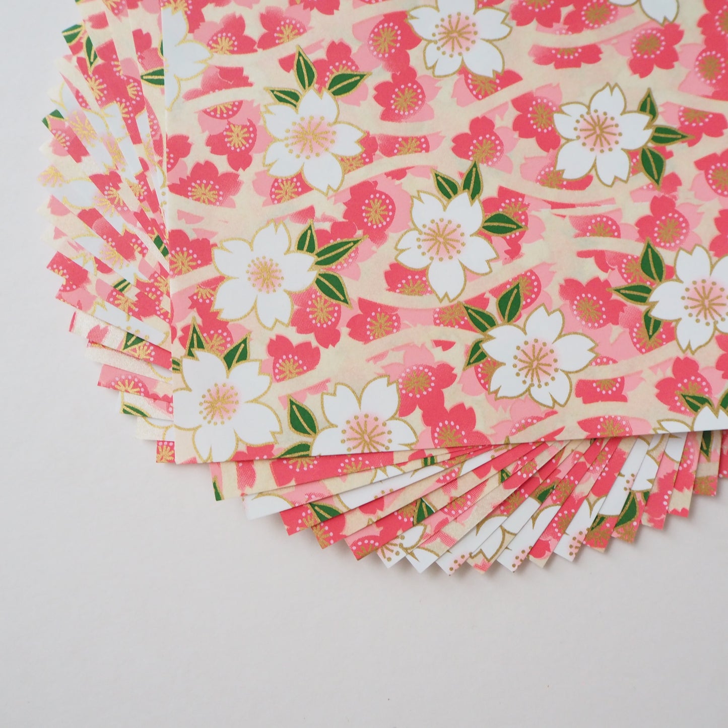 Paquete de 20 hojas de papel para origami Yuzen Washi de 14x14 cm HZ-412 - Rosa flor de cerezo grande