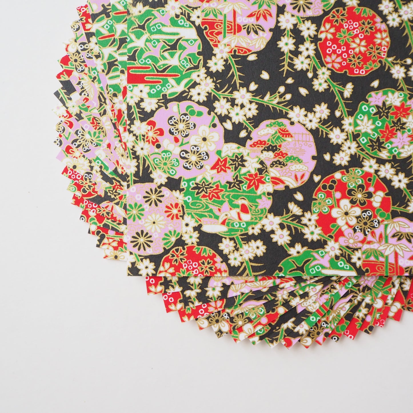 Paquete de 20 hojas de papel para origami Yuzen Washi de 14x14 cm HZ-392 - Negro ilusión