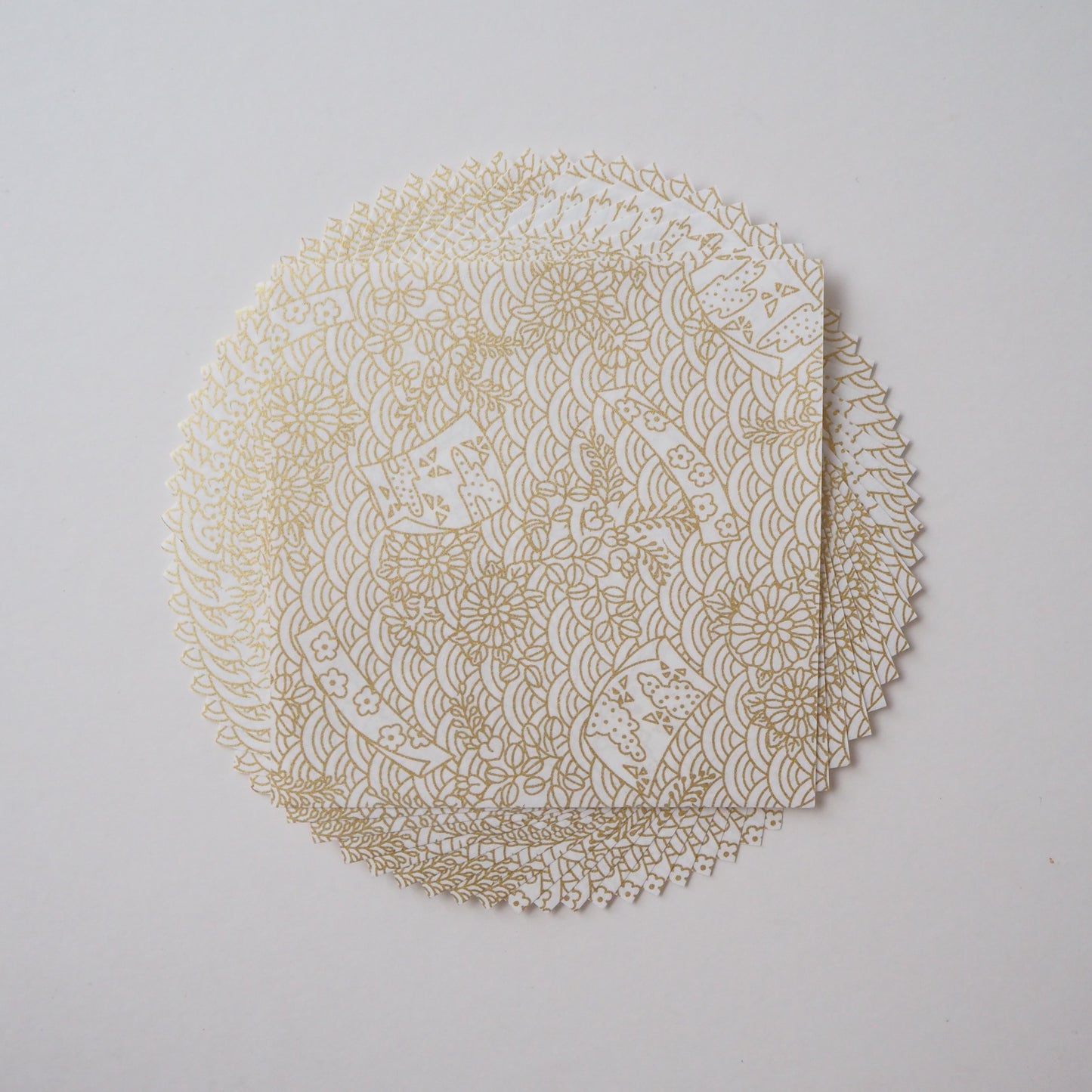 Paquete de 20 hojas de papel Yuzen Washi Origami de 14x14 cm HZ-394 - Banderas y olas del mar blanco