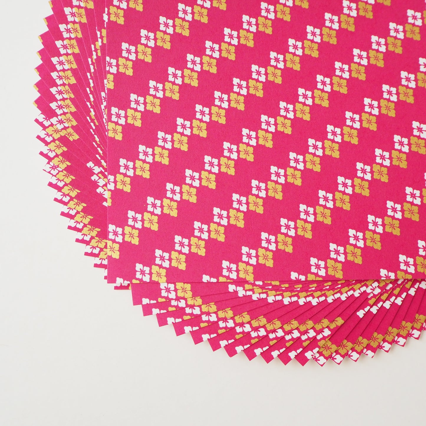 Pack of 20 Sheets 14x14cm Yuzen Washi Origami Paper HZ-486 - Old Rose Diamond Flower