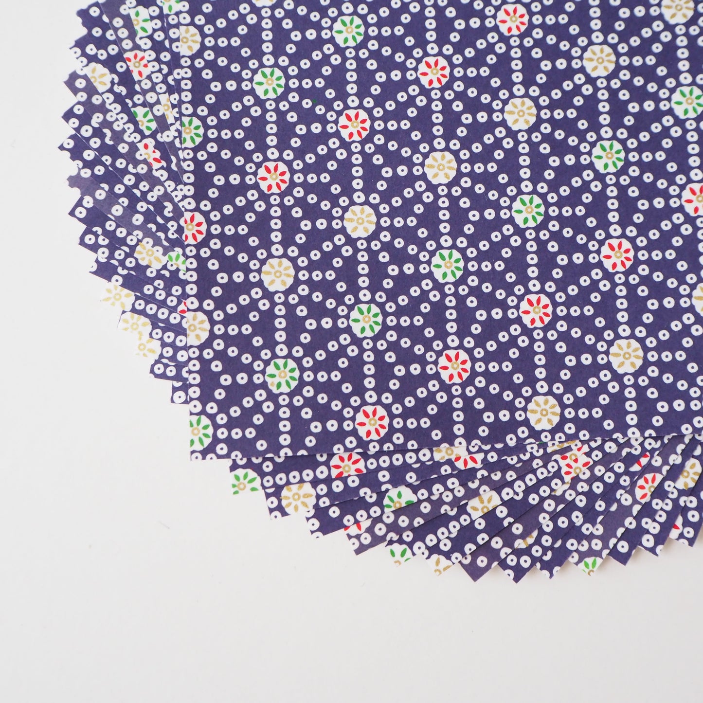 Paquete de 20 hojas de papel Yuzen Washi Origami de 14x14 cm HZ-277 - Dots Hemp Leaf Navy