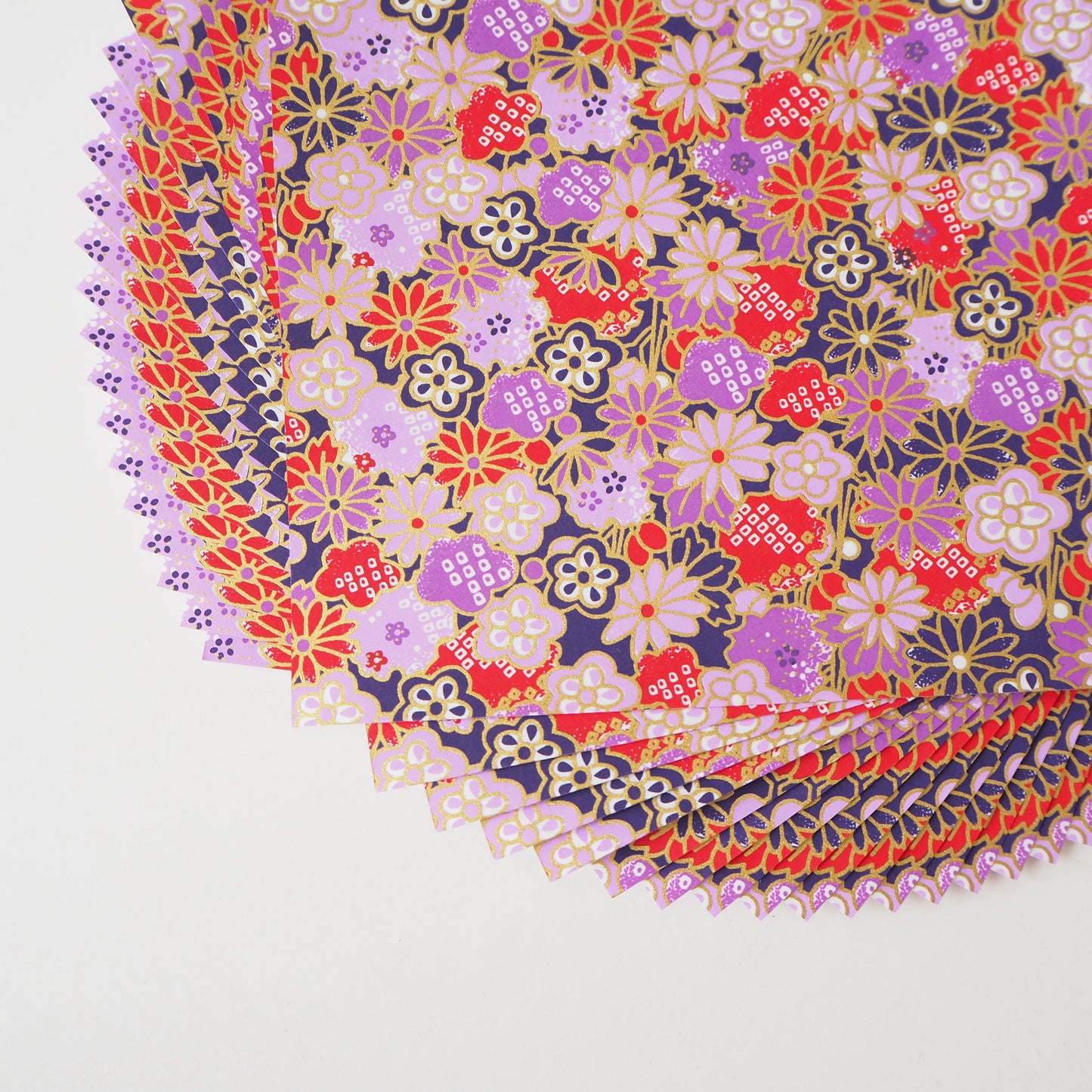 Paquet de 20 feuilles 14x14 cm Papier Origami Yuzen Washi HZ-231 - Chrysanthèmes fleuris violets