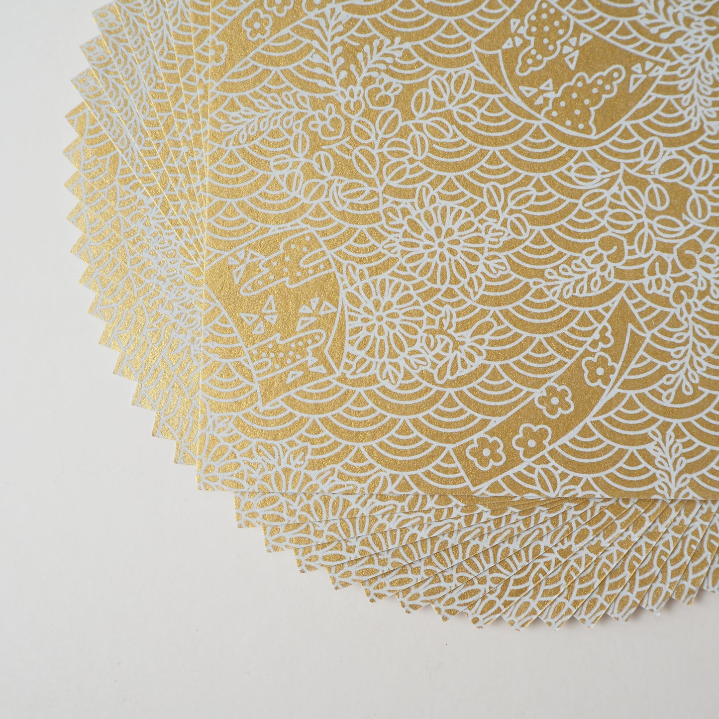 Pack of 20 Sheets 14x14cm Yuzen Washi Origami Paper HZ-235 - Flags & Sea Waves Gold