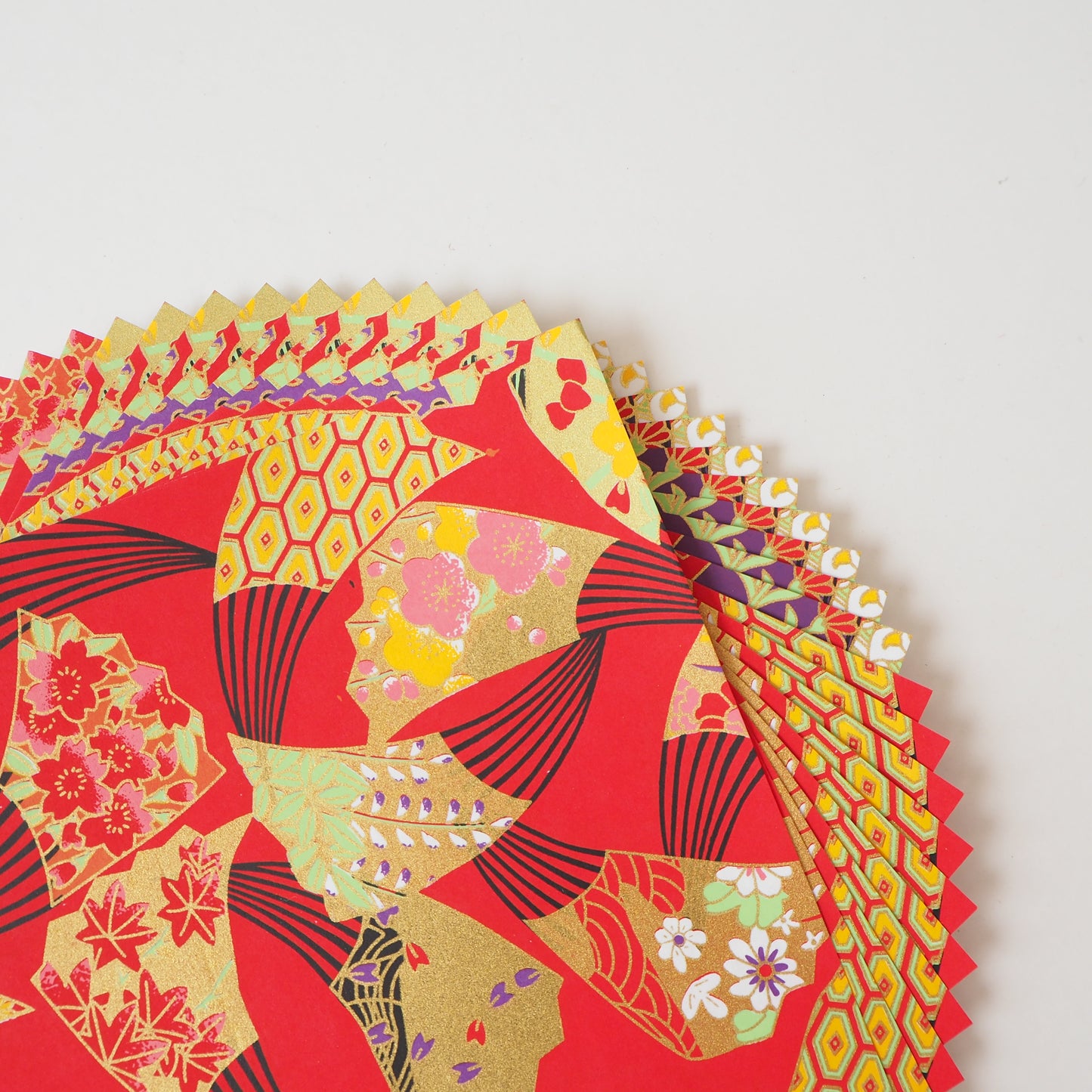 Pack of 20 Sheets 14x14cm Yuzen Washi Origami Paper HZ-253 - Fans Red