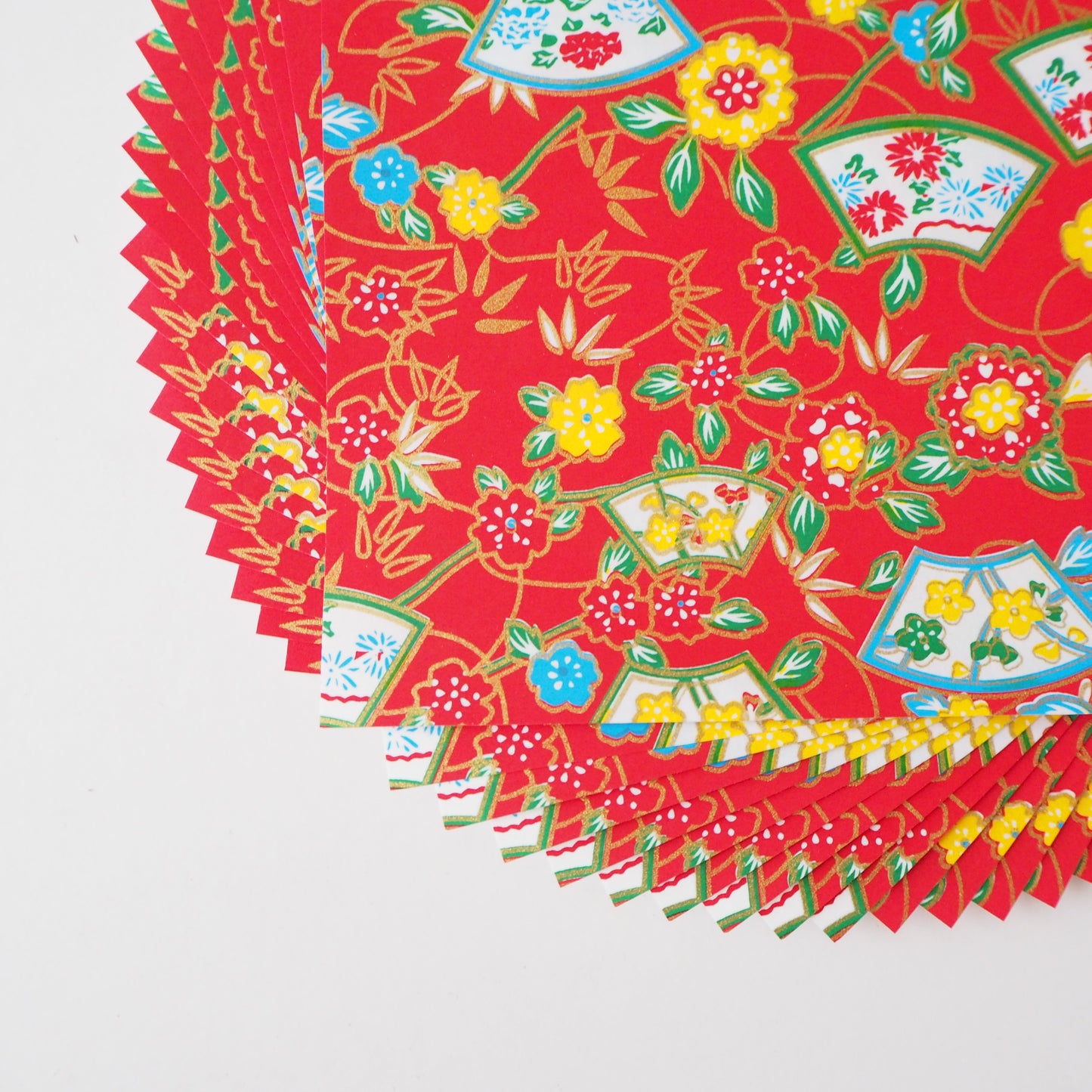 Paquete de 20 hojas de papel para origami Yuzen Washi de 14x14 cm HZ-082 - Bolas de hilo Temari y papel Jigami floral rojo