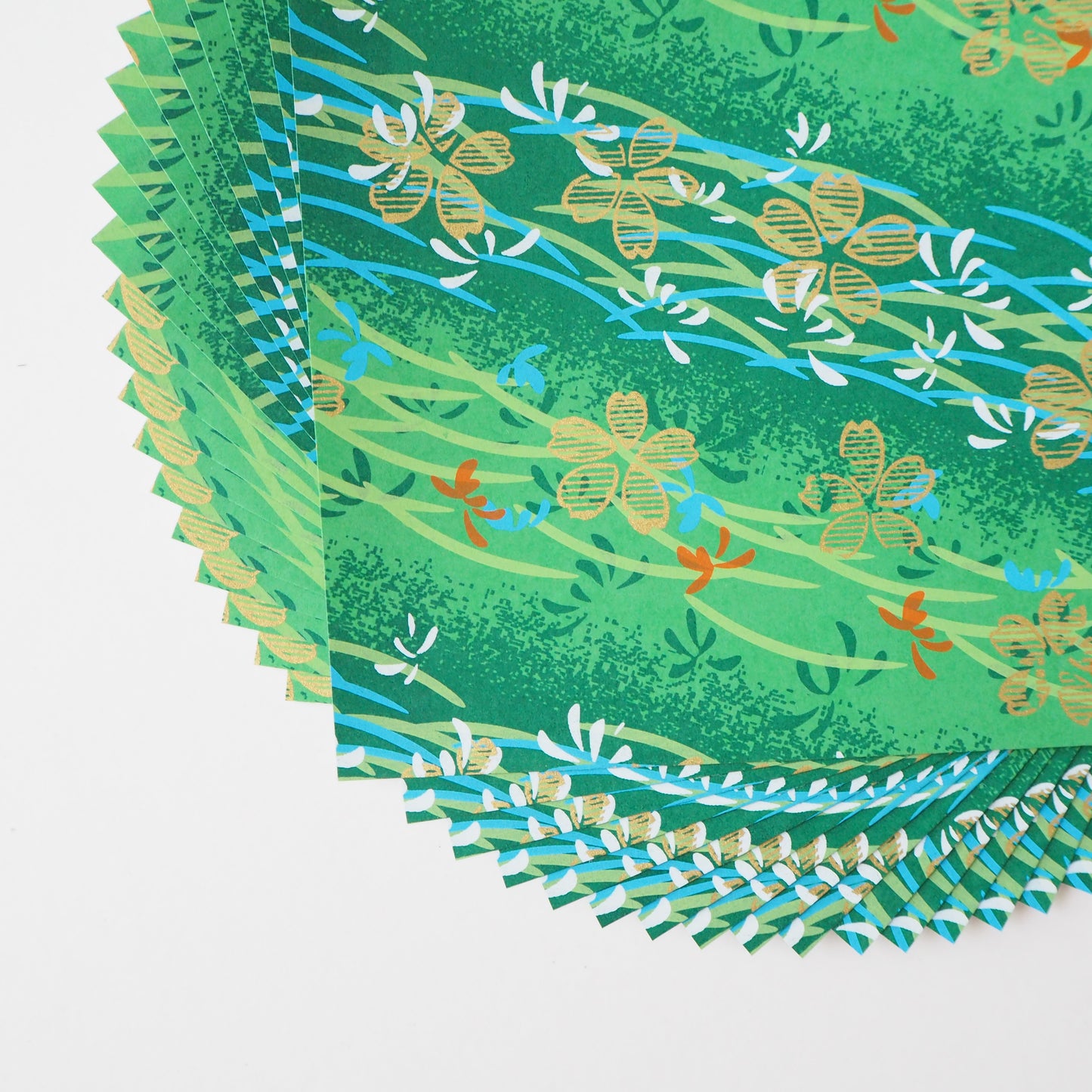 Paquete de 20 hojas de papel Yuzen Washi Origami de 14x14 cm HZ-084 - Flor de cerezo dorada, verde fresco