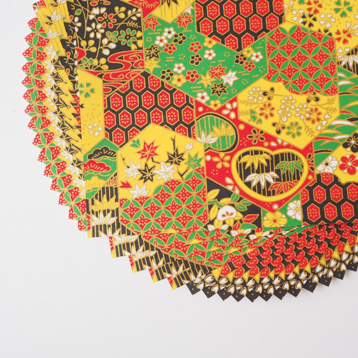 Paquete de 20 hojas de papel Yuzen Washi Origami de 14x14 cm HZ-099 - Patrones mixtos en carey