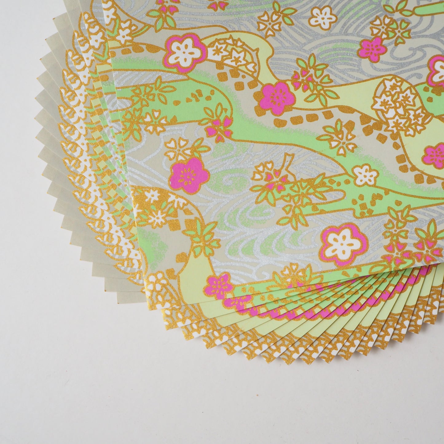 Paquete de 20 hojas de papel Yuzen Washi Origami de 14x14 cm HZ-160 - Early Spring River