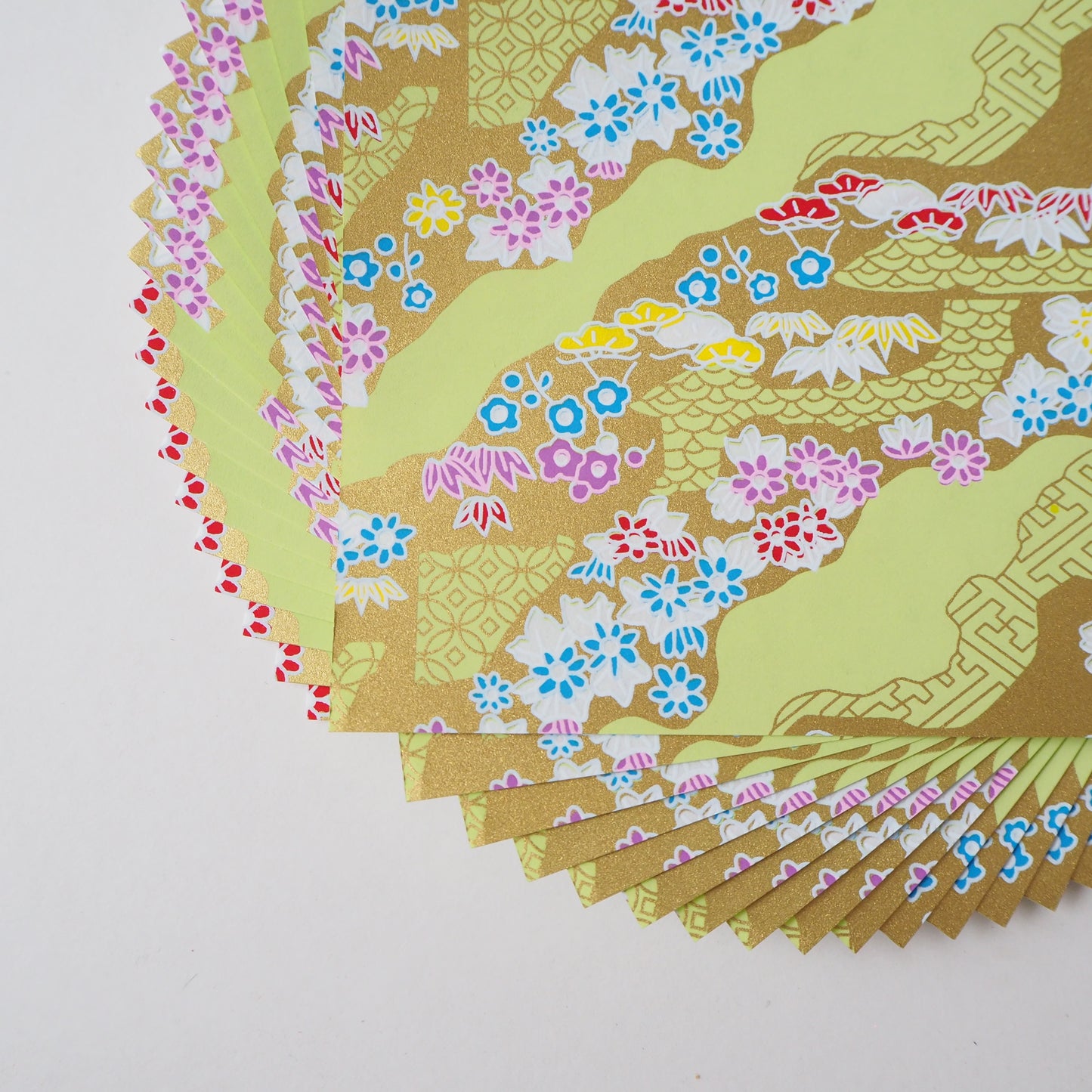 Paquete de 20 hojas de papel para origami Yuzen Washi de 14x14 cm HZ-164 - Campo de flores doradas