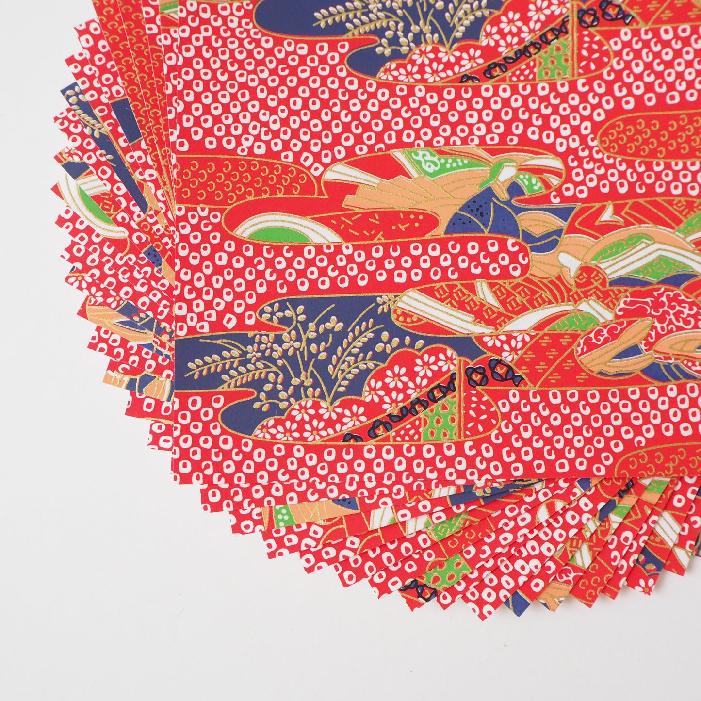 Paquete de 20 hojas de papel para origami Yuzen Washi de 14x14 cm HZ-171 - Manchas de ciervo y neblina roja