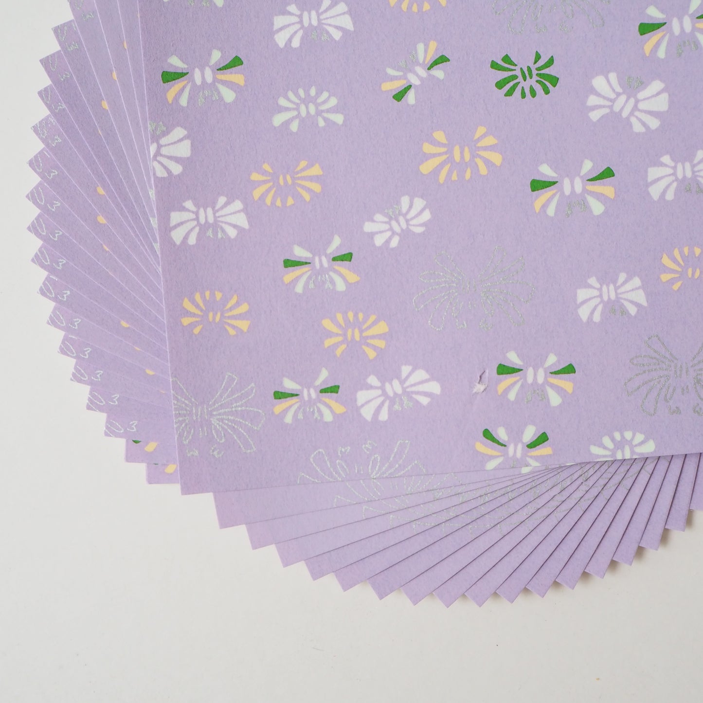 Paquete de 20 hojas de papel Yuzen Washi Origami HZ-173 14x14cm - Cintas Lavanda