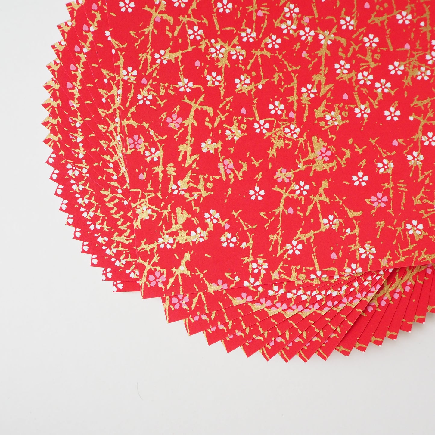 Paquete de 20 hojas de papel para origami Yuzen Washi de 14x14 cm HZ-182 - Rojo flor de cerezo rosa y blanco