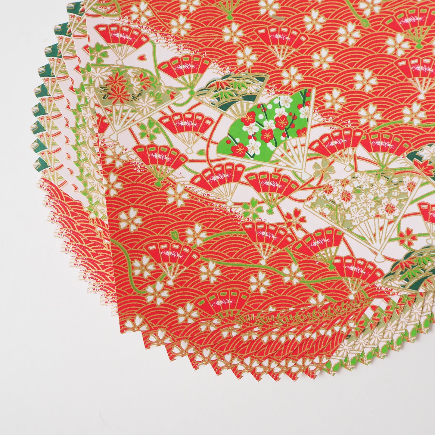 Paquete de 20 hojas de papel para origami Yuzen Washi de 14x14 cm HZ-202 - Flor de cerezo y abanicos florales, rojo