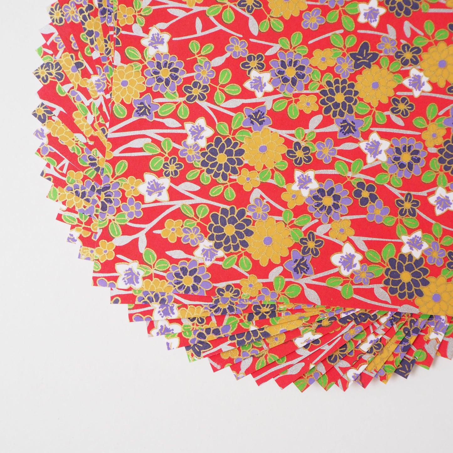 Paquete de 20 hojas de papel Yuzen Washi Origami de 14x14 cm HZ-025 - Crisantemo y campanillas rojas