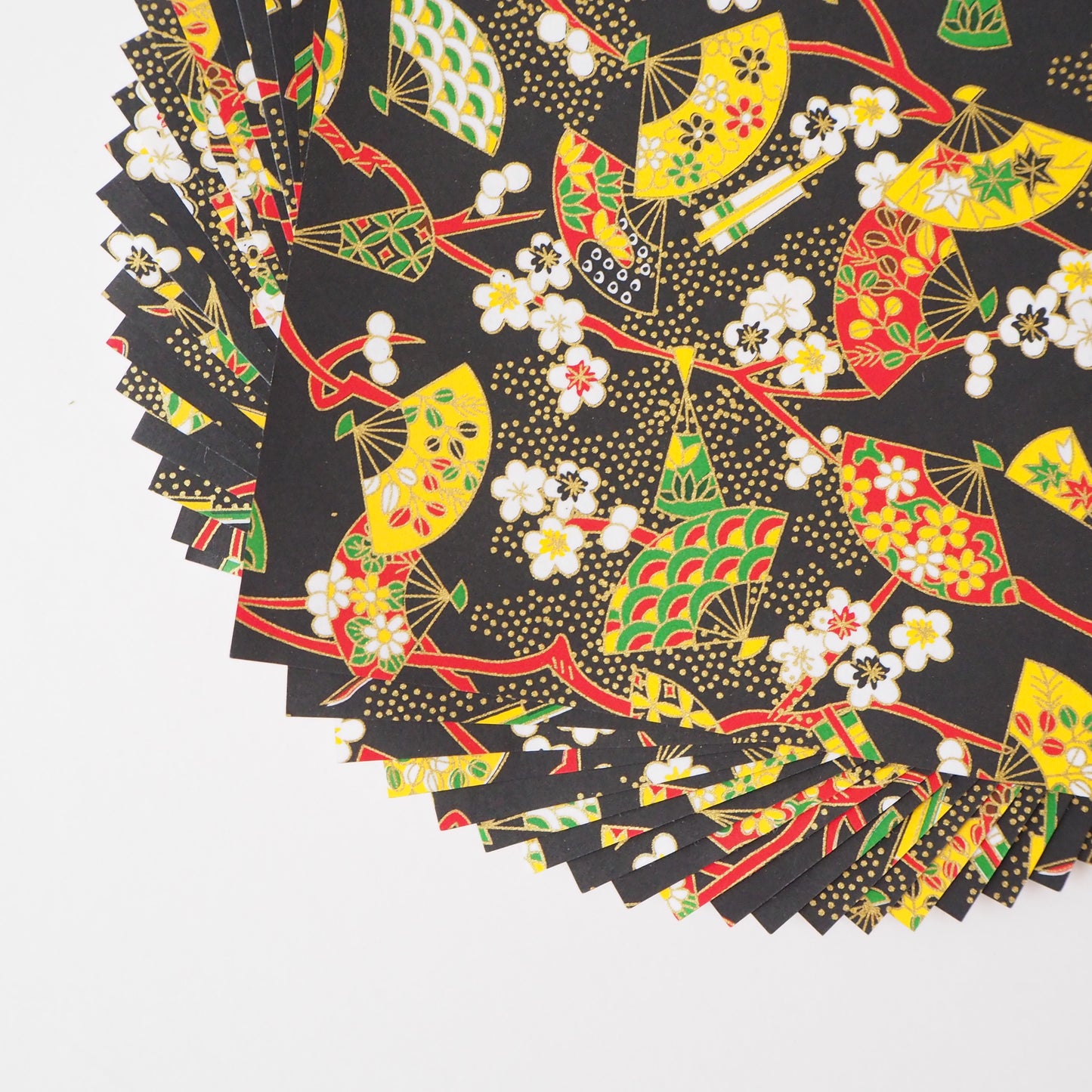 Paquet de 20 feuilles 14x14 cm Papier Origami Yuzen Washi HZ-013 - Éventails floraux et fleurs de prunier noir