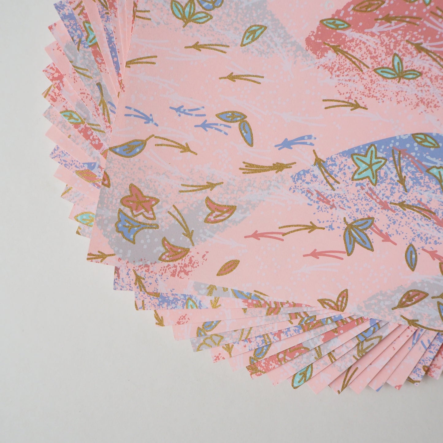Paquet de 20 feuilles 14x14 cm Papier Origami Yuzen Washi HZ-035 - Feuilles d'érable et de ginkgo pastel