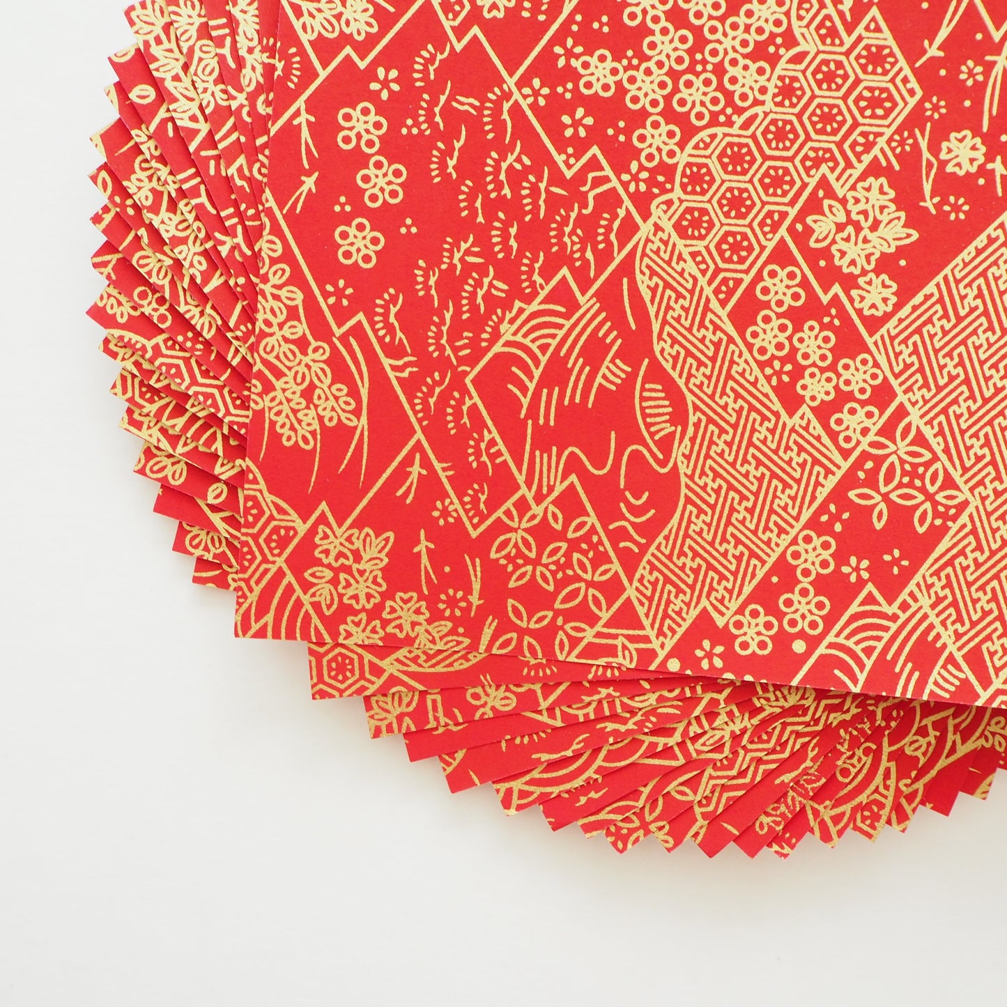 Paquete de 20 hojas de papel para origami Yuzen Washi de 14x14 cm HZ-313 - Tres pastillas de color rojo oscuro