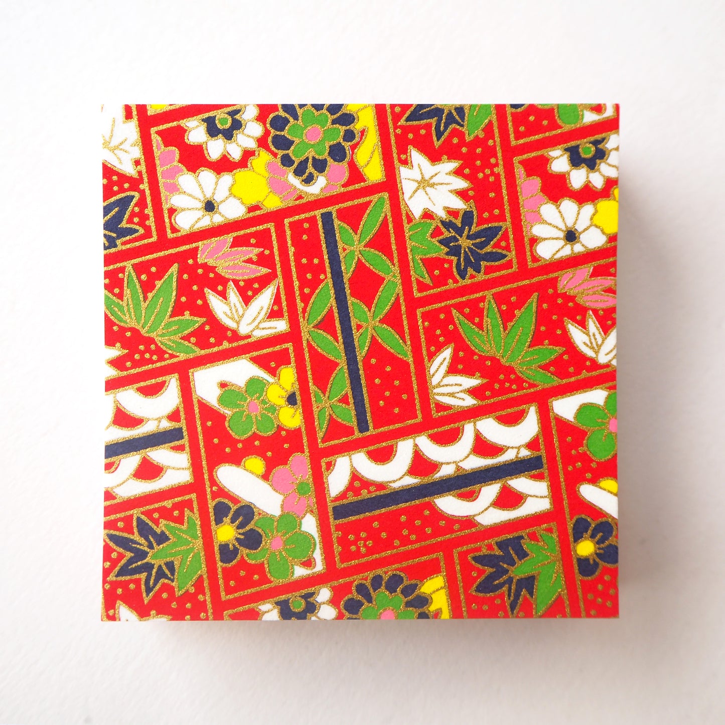 Pack of 100 Sheets 7x7cm Yuzen Washi Origami Paper HZ-437 - Floral Zigzag Red - washi paper - Lavender Home London