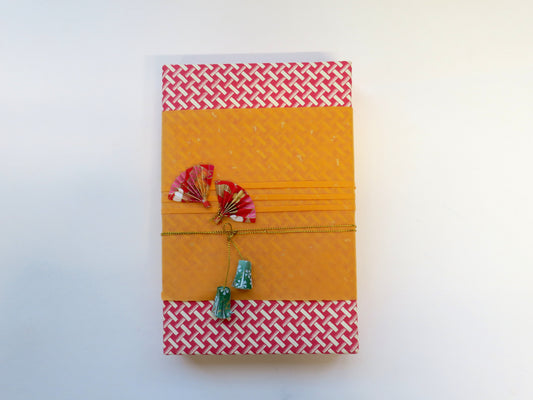 CHRISTMAS GIFT WRAPPING - DAY 2 - JAPANESE PLEATED FOLDS AND ACCESSORIES