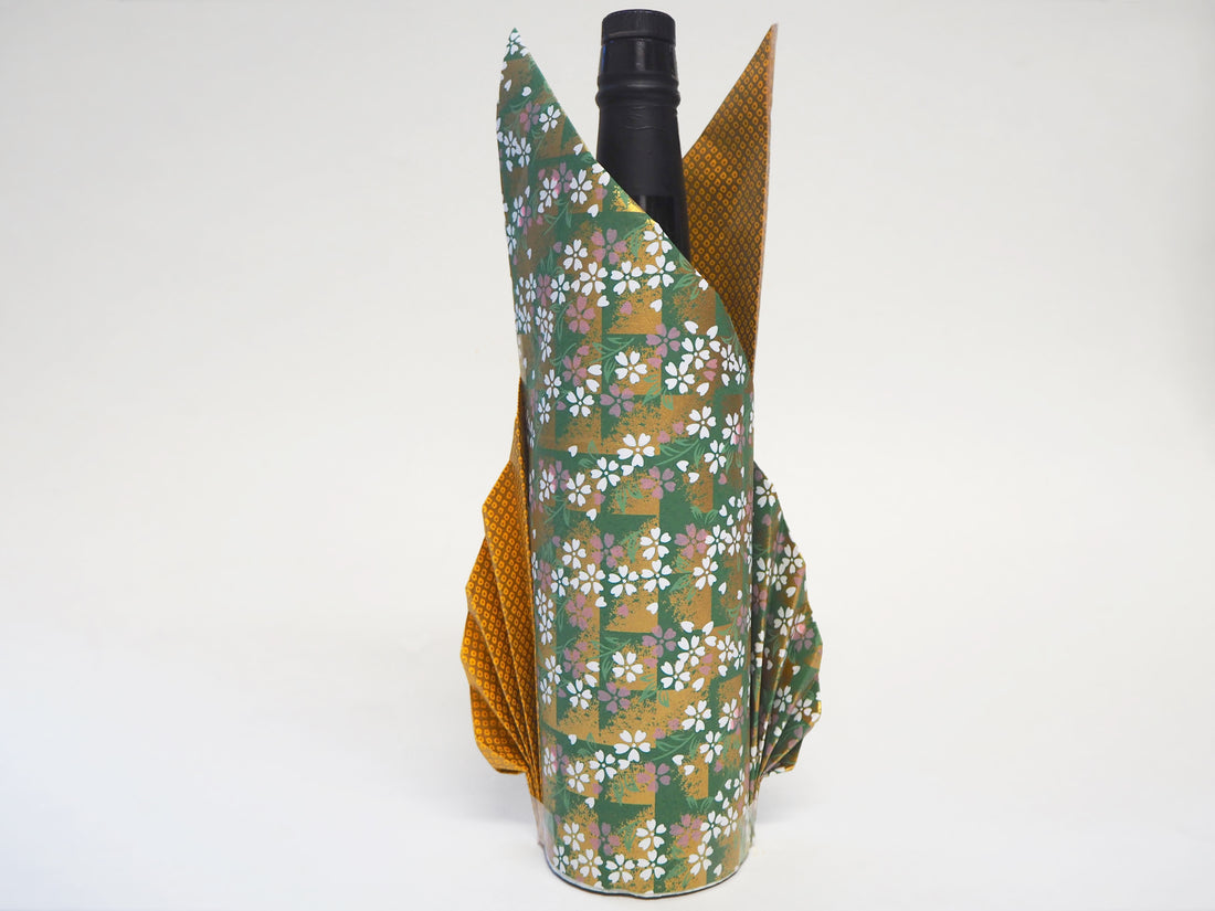 CHRISTMAS GIFT WRAPPING - DAY 7 - FAN BOTTLE COVER