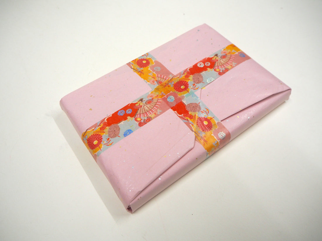 CHRISTMAS GIFT WRAPPING - DAY 10 - JAPANESE ENVELOPE WRAP