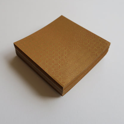 Paquete de 100 hojas de papel Yuzen Washi Origami de 7x7 cm HZ-494 - Patrones geométricos mixtos dorados soplados
