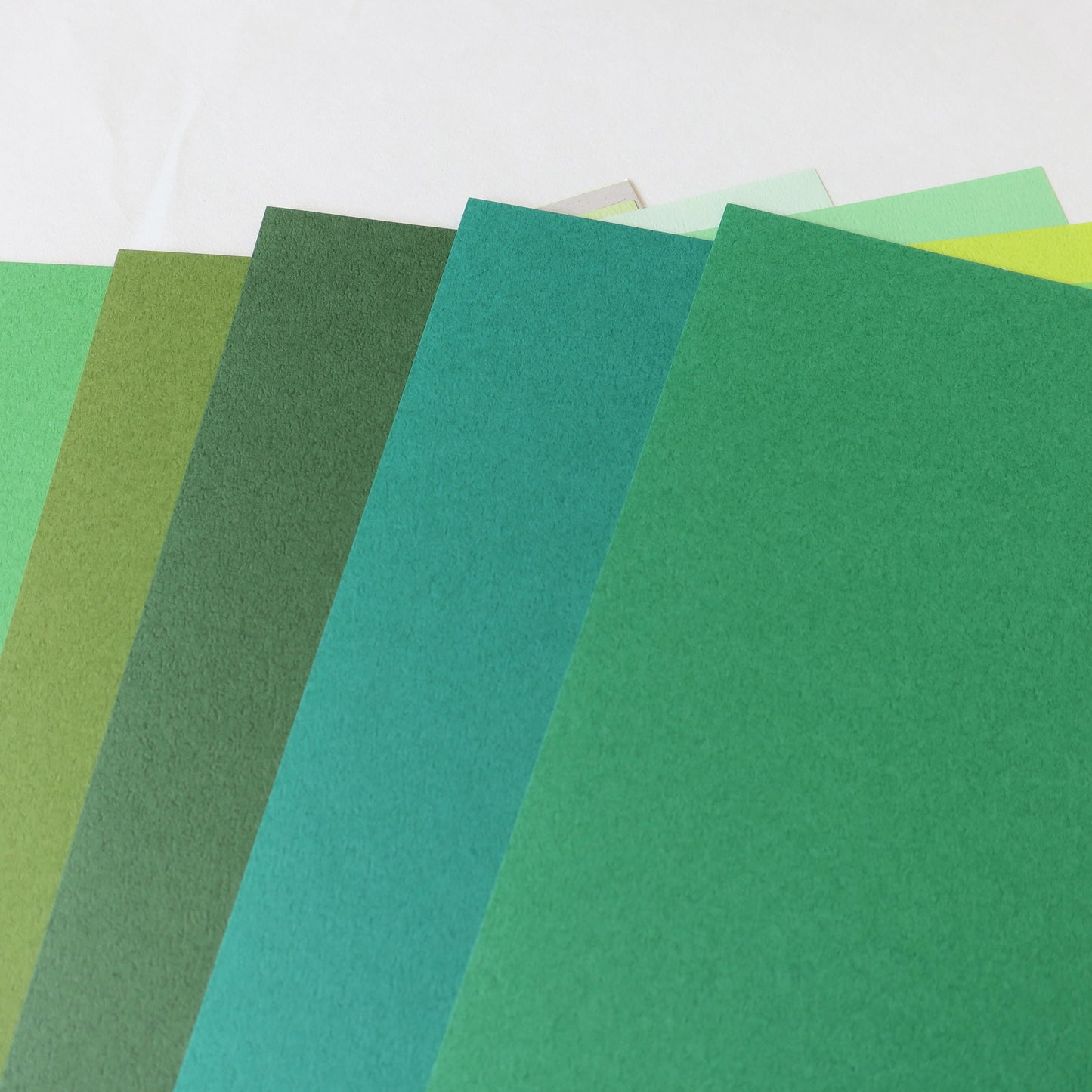 Toyo Tant Paper, paquete de papel para origami con temática roja de 12 colores, 35x35 cm