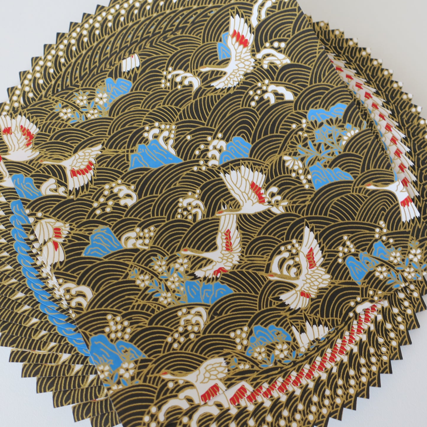 Paquete de 20 hojas de papel Yuzen Washi Origami de 14x14 cm HZ-051 - Tablero de ajedrez dorado (S)