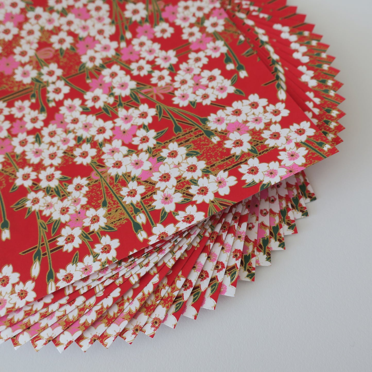 Paquet de 20 feuilles de papier origami Yuzen Washi 14x14 cm HZ-051 - Damier doré (S)