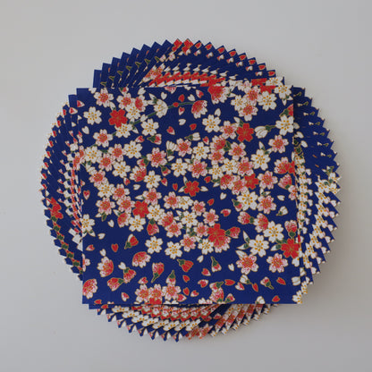 Paquete de 20 hojas de papel Yuzen Washi Origami de 14x14 cm HZ-051 - Tablero de ajedrez dorado (S)