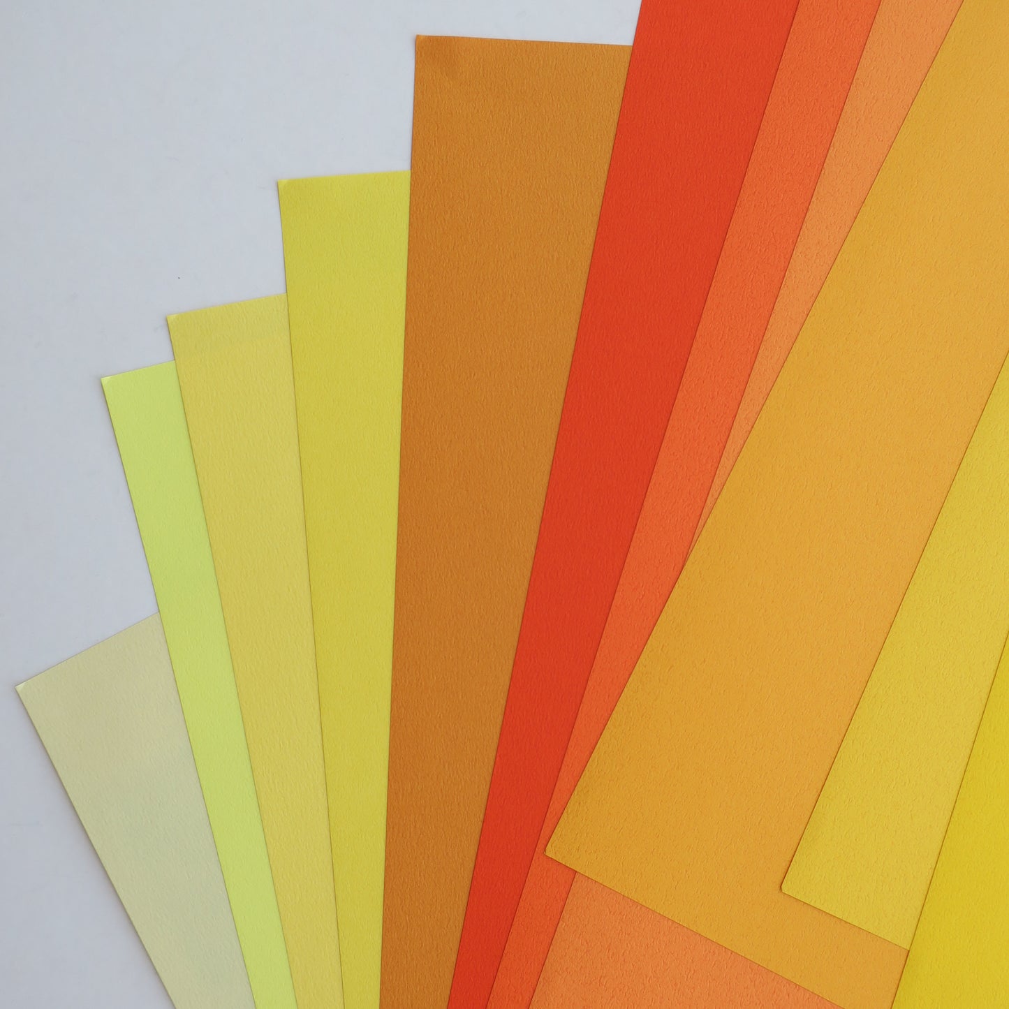 Toyo Tant Paper, 12 couleurs de papier origami sur le thème rouge, 35x35cm