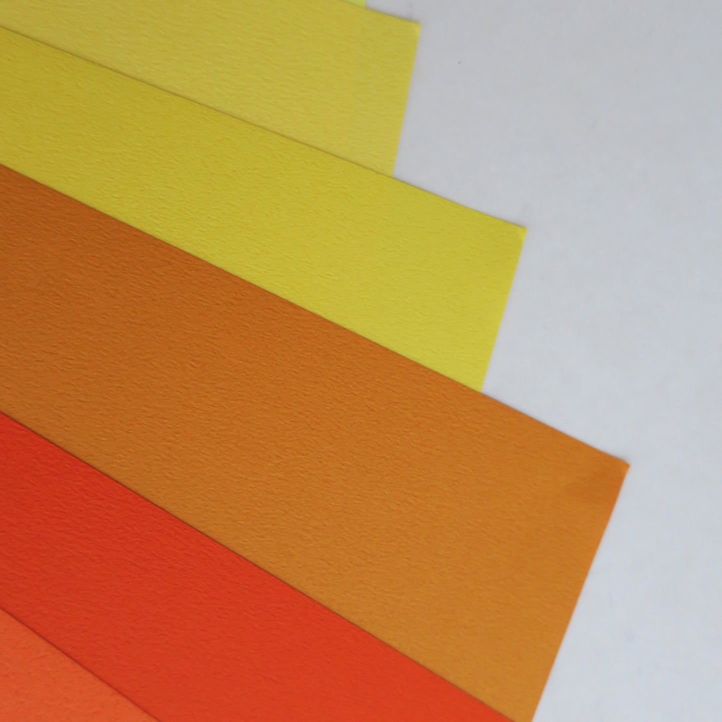 Toyo Tant Paper, 12 couleurs de papier origami sur le thème rouge, 35x35cm