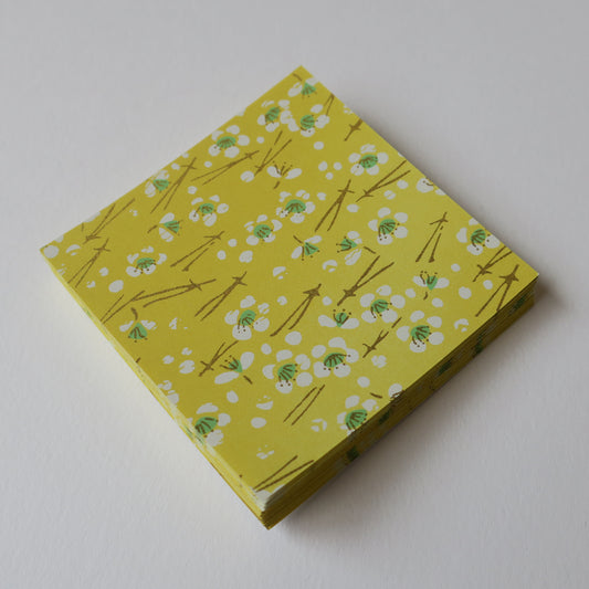 Pack of 100 Sheets 7x7cm Yuzen Washi Origami Paper HZ-373 - Cherry Blossom & Pine Needles Lemon
