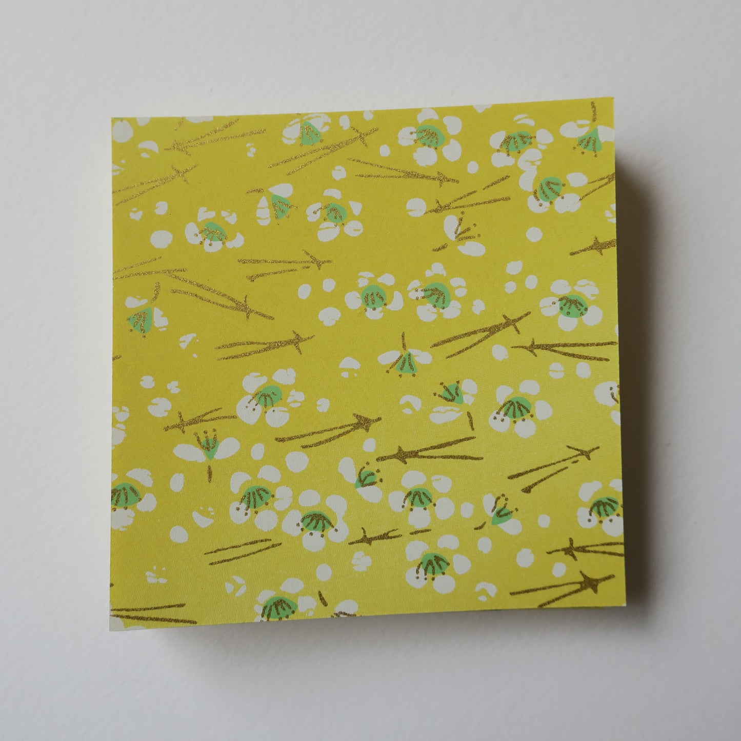Pack of 100 Sheets 7x7cm Yuzen Washi Origami Paper HZ-373 - Cherry Blossom & Pine Needles Lemon