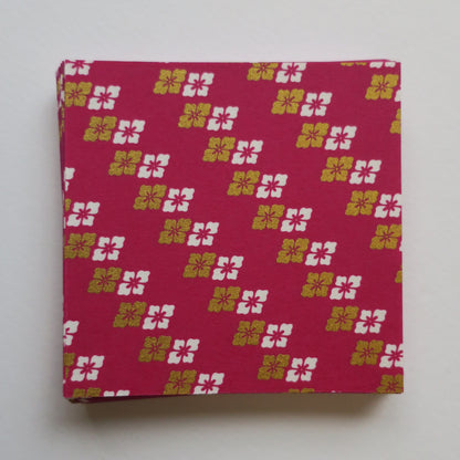 Paquete de 100 hojas de papel para origami Yuzen Washi de 7x7 cm HZ-486 - Flor de diamante rosa antigua