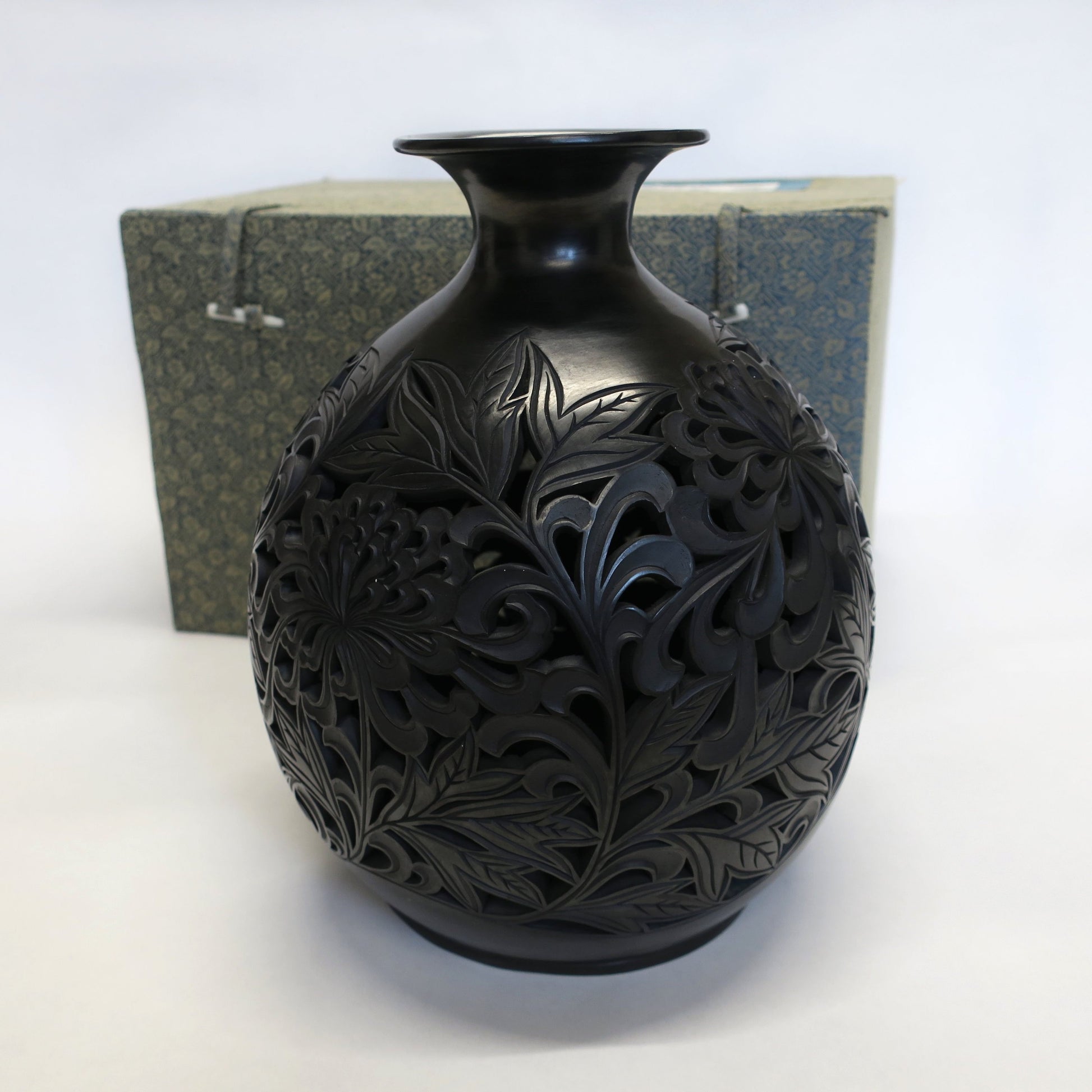 Traditional Chinese Handcrafted Black Clay - Flowers - Homeware - Lavender Home London