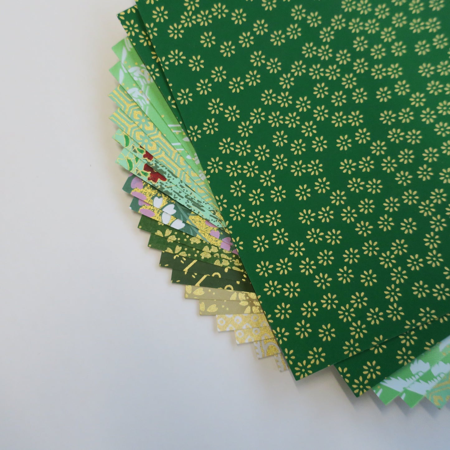 20 Sheets Green & Gold Themed Colours Yuzen Washi Origami Paper Mixed Patterns 14x14cm
