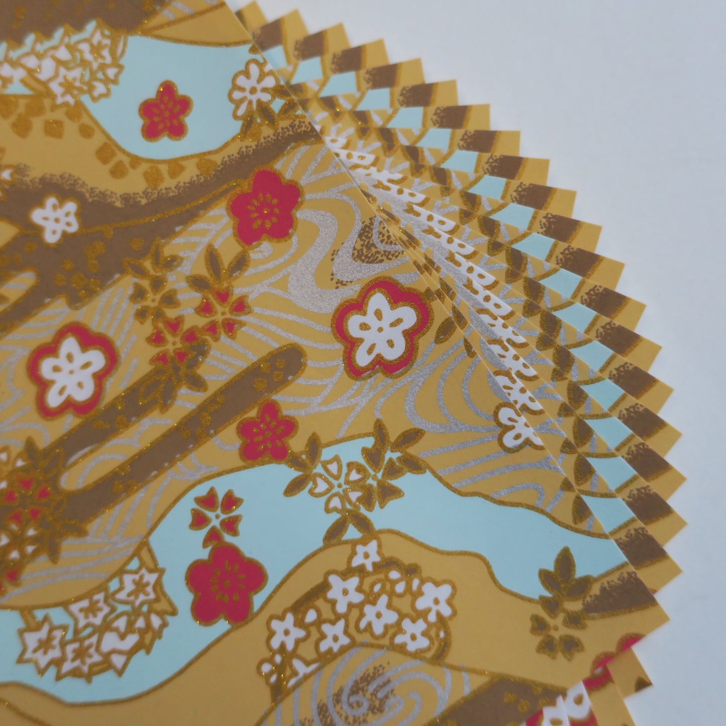 Paquet de 20 feuilles 14x14cm Papier Origami Yuzen Washi HZ-034 - Jardin d'eau fleuri