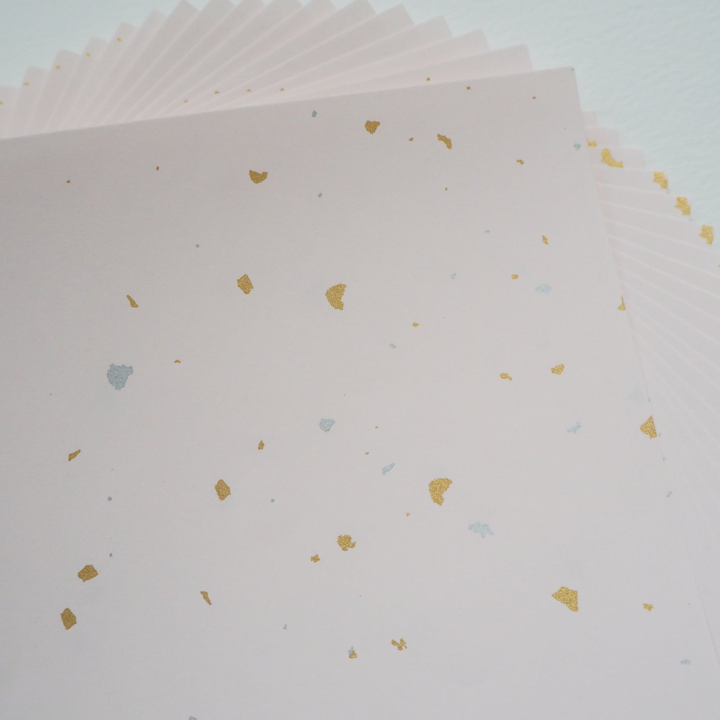 Pack of 20 Sheets 14x14cm Yuzen Washi Origami Paper HZ-122 - Gold Silver Speckles White