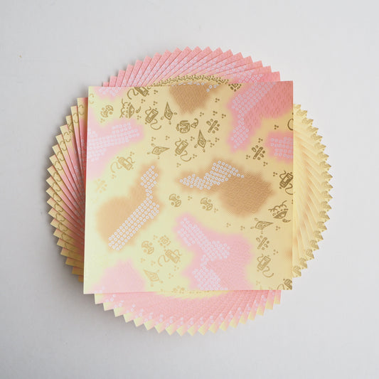 Paquet de 20 feuilles 14x14cm Papier Origami Yuzen Washi HZ-159 - Taches de cerfs et jouets anciens