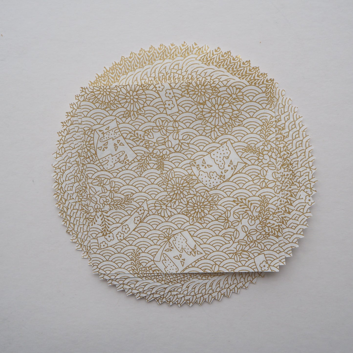 Paquete de 20 hojas de papel Yuzen Washi Origami de 14x14 cm HZ-394 - Banderas y olas del mar blanco